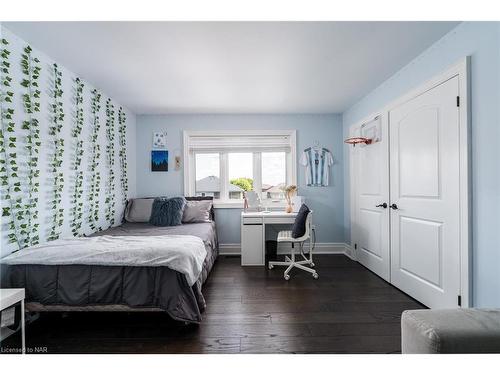 8 Runnymede Road, Port Colborne, ON - Indoor Photo Showing Bedroom