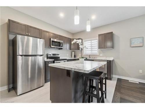 24 Lamb Crescent, Thorold, ON - Indoor Photo Showing Kitchen With Stainless Steel Kitchen With Upgraded Kitchen