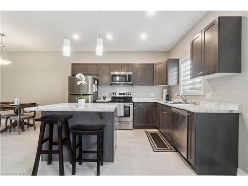 24 Lamb Crescent, Thorold, ON - Indoor Photo Showing Kitchen With Stainless Steel Kitchen With Upgraded Kitchen