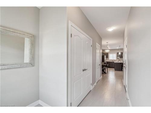 24 Lamb Crescent, Thorold, ON - Indoor Photo Showing Other Room