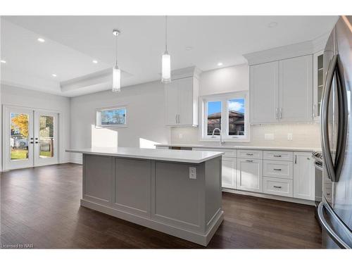 203 Elmwood Avenue, Fort Erie, ON - Indoor Photo Showing Kitchen With Upgraded Kitchen