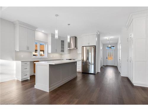 203 Elmwood Avenue, Fort Erie, ON - Indoor Photo Showing Kitchen With Upgraded Kitchen