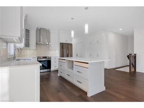 203 Elmwood Avenue, Fort Erie, ON - Indoor Photo Showing Kitchen With Upgraded Kitchen