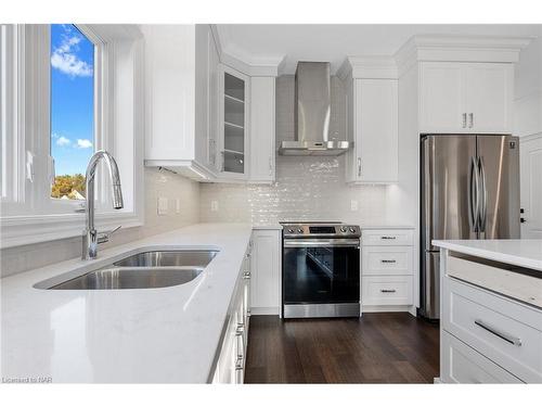 203 Elmwood Avenue, Fort Erie, ON - Indoor Photo Showing Kitchen With Double Sink With Upgraded Kitchen