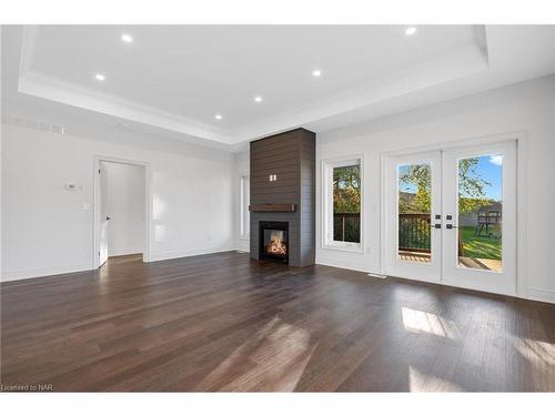 203 Elmwood Avenue, Fort Erie, ON - Indoor Photo Showing Living Room With Fireplace