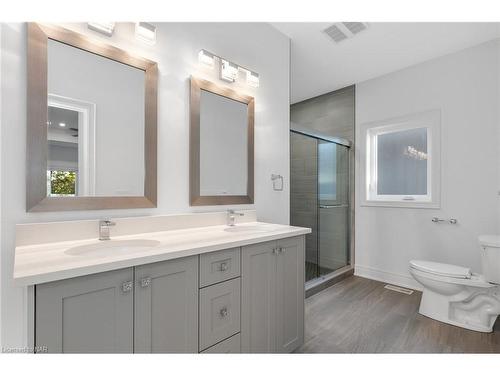 203 Elmwood Avenue, Fort Erie, ON - Indoor Photo Showing Bathroom