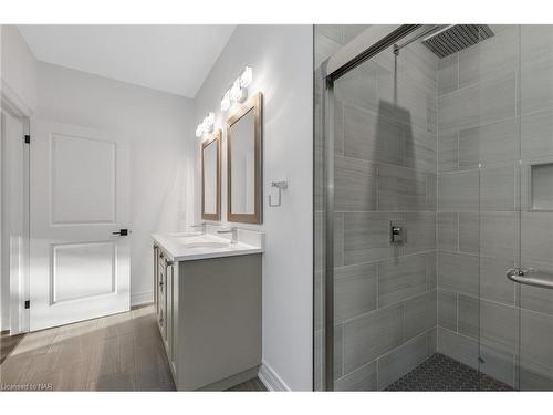 203 Elmwood Avenue, Fort Erie, ON - Indoor Photo Showing Bathroom