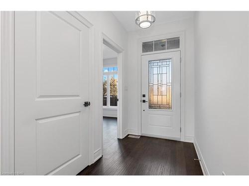 203 Elmwood Avenue, Fort Erie, ON - Indoor Photo Showing Other Room