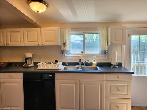 380 Washington Road, Fort Erie, ON - Indoor Photo Showing Kitchen With Double Sink