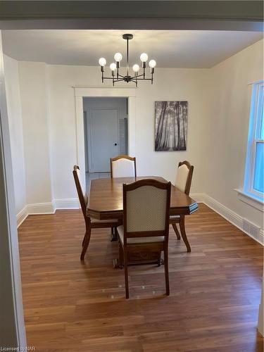 5777 Spring Street, Niagara Falls, ON - Indoor Photo Showing Dining Room