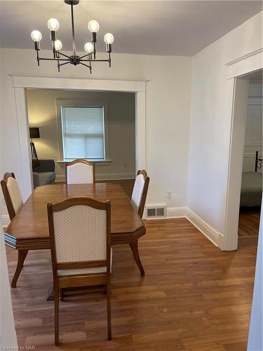 5777 Spring Street, Niagara Falls, ON - Indoor Photo Showing Dining Room