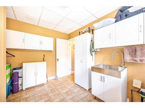 12 Byron Place, St. Catharines, ON - Indoor Photo Showing Kitchen