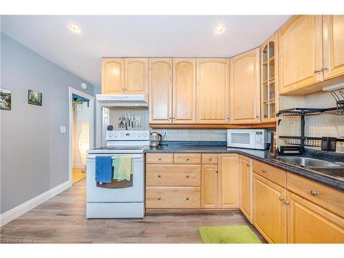 12 Byron Place, St. Catharines, ON - Indoor Photo Showing Kitchen