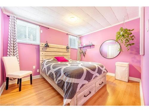 12 Byron Place, St. Catharines, ON - Indoor Photo Showing Bedroom