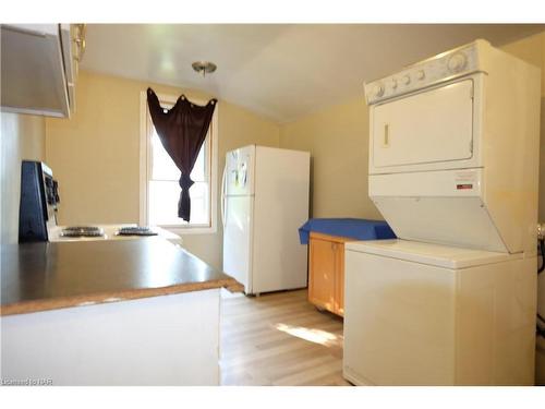 (Main Floor)-9 Woodland Avenue, St. Catharines, ON - Indoor Photo Showing Laundry Room