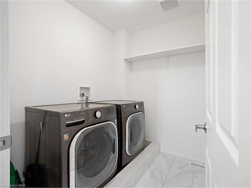 1478 Marina Drive, Fort Erie, ON - Indoor Photo Showing Laundry Room