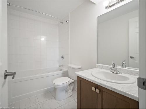 1478 Marina Drive, Fort Erie, ON - Indoor Photo Showing Bathroom