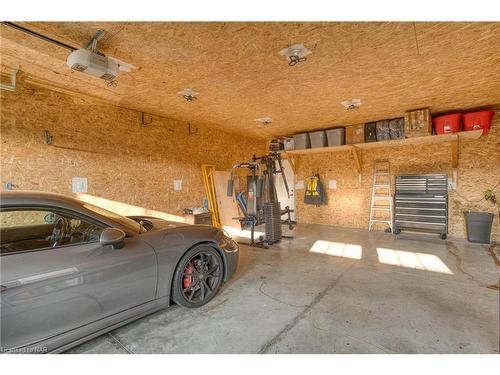 3921 Miller Rd, Port Colborne, ON - Indoor Photo Showing Garage