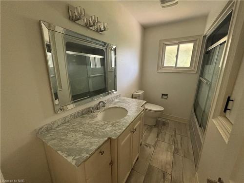 96 Leaside Drive, St. Catharines, ON - Indoor Photo Showing Bathroom