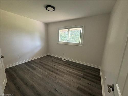 96 Leaside Drive, St. Catharines, ON - Indoor Photo Showing Other Room