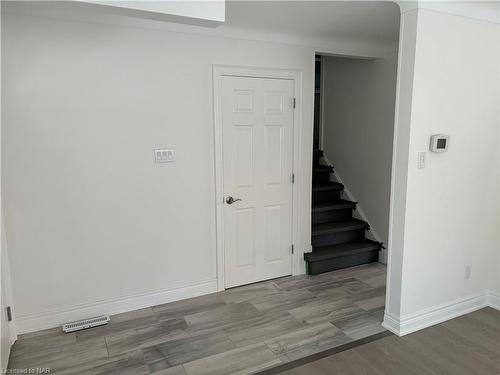 96 Leaside Drive, St. Catharines, ON - Indoor Photo Showing Other Room