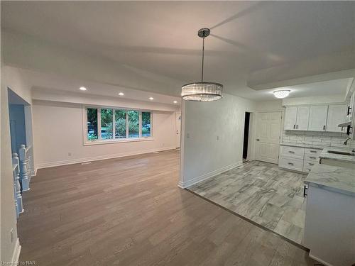 96 Leaside Drive, St. Catharines, ON - Indoor Photo Showing Kitchen