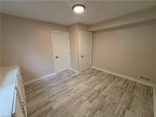 96 Leaside Drive, St. Catharines, ON - Indoor Photo Showing Other Room