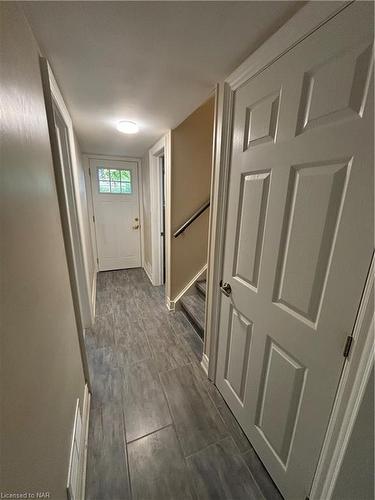 96 Leaside Drive, St. Catharines, ON - Indoor Photo Showing Other Room