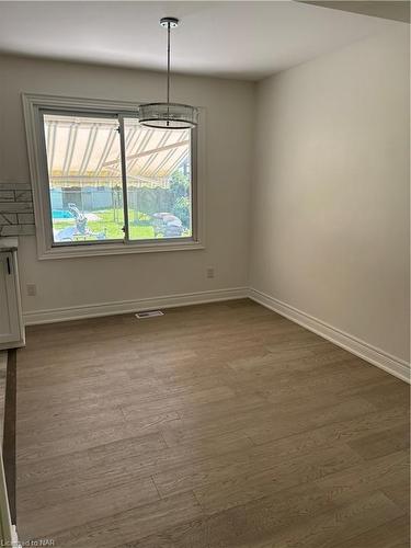 96 Leaside Drive, St. Catharines, ON - Indoor Photo Showing Other Room