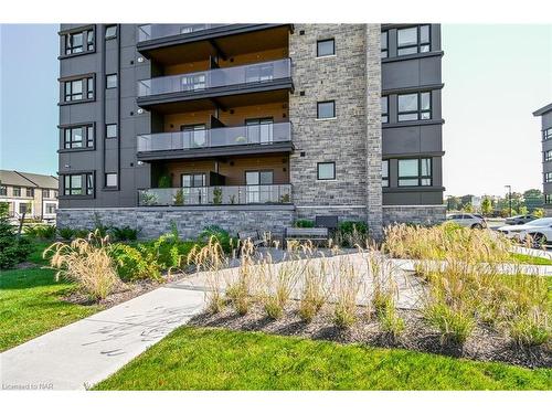 209-118 Summersides Boulevard, Fonthill, ON - Outdoor With Balcony With Facade