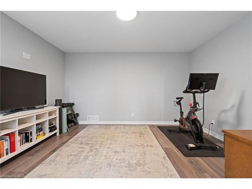 7775 Pender Street Street, Niagara Falls, ON - Indoor Photo Showing Gym Room