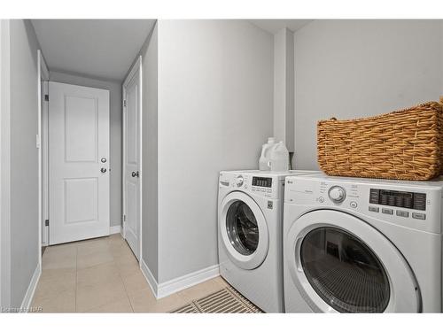 7775 Pender Street Street, Niagara Falls, ON - Indoor Photo Showing Laundry Room