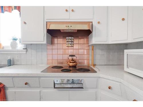 425 Bell Street, Port Colborne, ON - Indoor Photo Showing Kitchen