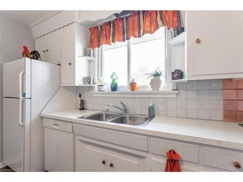 425 Bell Street, Port Colborne, ON - Indoor Photo Showing Kitchen With Double Sink