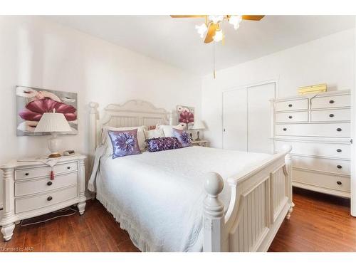 425 Bell Street, Port Colborne, ON - Indoor Photo Showing Bedroom