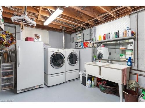 425 Bell Street, Port Colborne, ON - Indoor Photo Showing Laundry Room