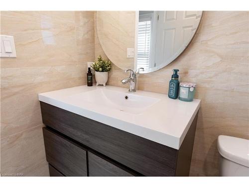 28 Elberta Street, St. Catharines, ON - Indoor Photo Showing Bathroom