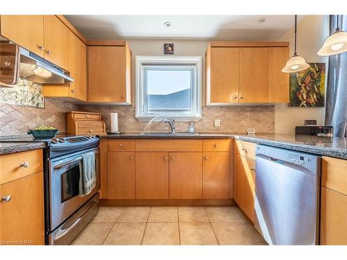 8 Hope Avenue, Niagara-On-The-Lake, ON - Indoor Photo Showing Kitchen