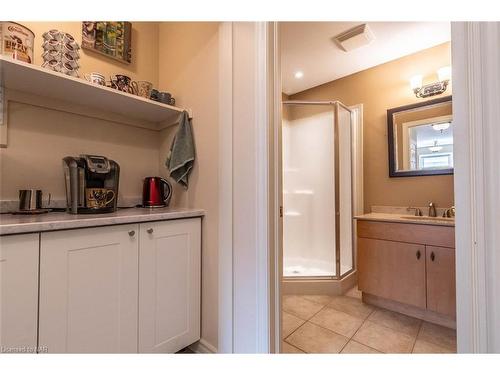 8 Hope Avenue, Niagara-On-The-Lake, ON - Indoor Photo Showing Bathroom