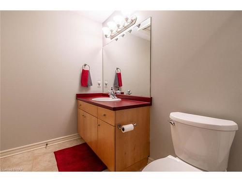 8 Hope Avenue, Niagara-On-The-Lake, ON - Indoor Photo Showing Bathroom