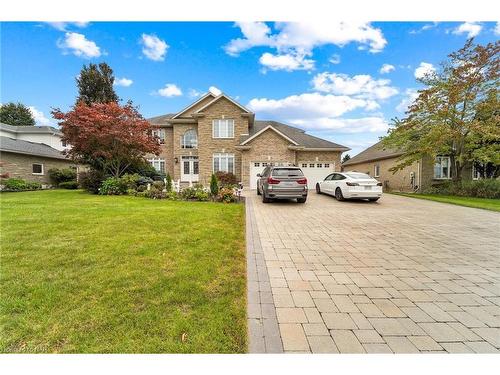 8018 Cathedral Drive, Niagara Falls, ON - Outdoor