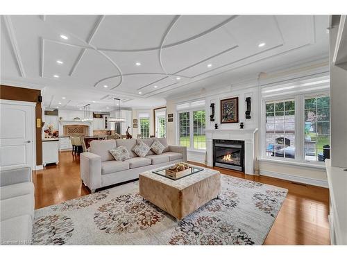 8018 Cathedral Drive, Niagara Falls, ON - Indoor Photo Showing Living Room With Fireplace