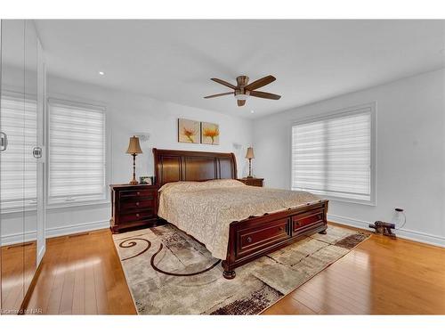 8018 Cathedral Drive, Niagara Falls, ON - Indoor Photo Showing Bedroom