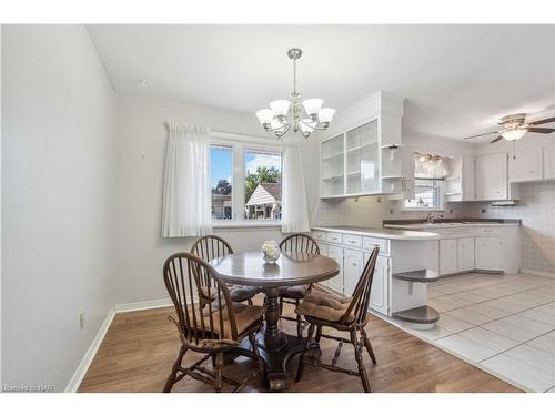 8791 Parliament Avenue, Niagara Falls, ON - Indoor Photo Showing Dining Room