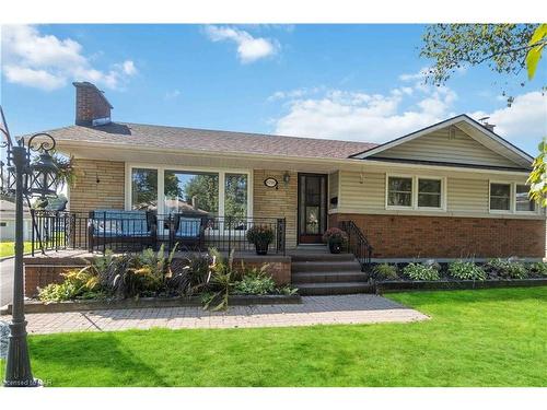 8791 Parliament Avenue, Niagara Falls, ON - Outdoor With Deck Patio Veranda