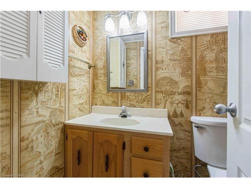 8791 Parliament Avenue, Niagara Falls, ON - Indoor Photo Showing Bathroom