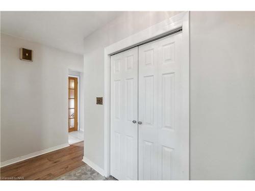 8791 Parliament Avenue, Niagara Falls, ON - Indoor Photo Showing Other Room