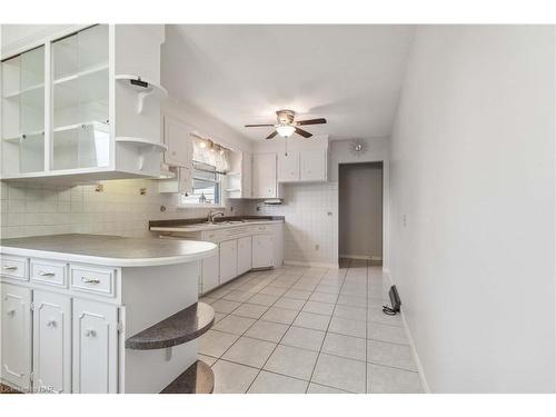 8791 Parliament Avenue, Niagara Falls, ON - Indoor Photo Showing Kitchen