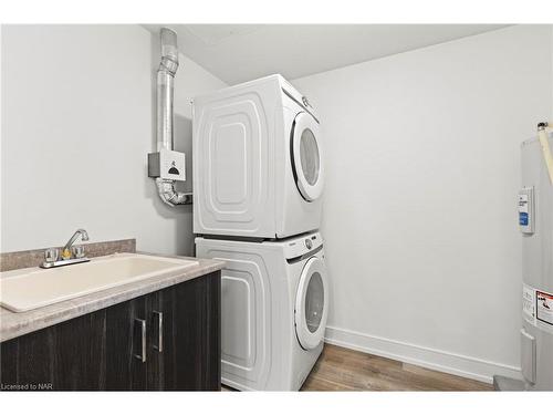 401-300 Fourth Avenue, St. Catharines, ON - Indoor Photo Showing Laundry Room