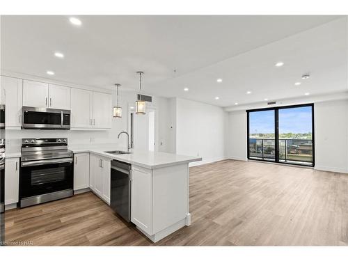 401-300 Fourth Avenue, St. Catharines, ON - Indoor Photo Showing Kitchen With Stainless Steel Kitchen With Upgraded Kitchen